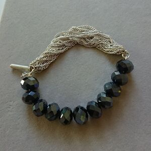 Kenneth Cole lovely stretchy crystal beaded and chain bracelet